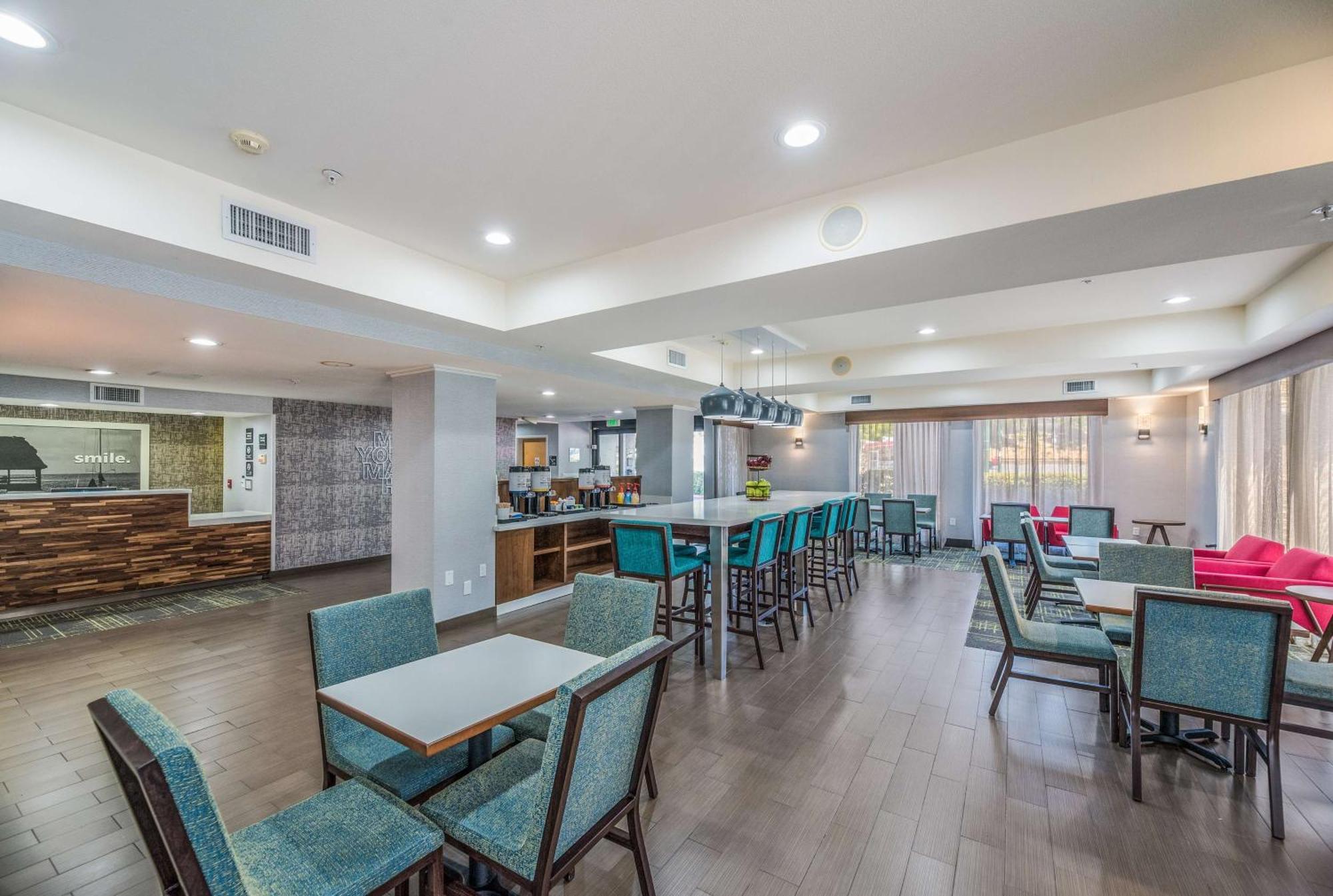 Hampton Inn Oakland-Hayward Exterior foto